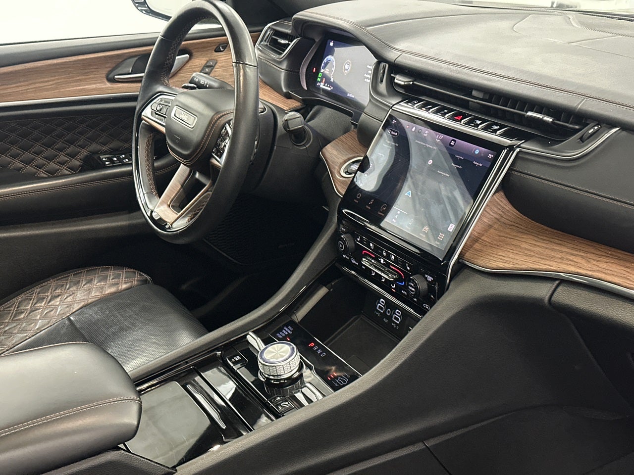 2023 Jeep Grand Cherokee Summit