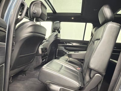 2023 Jeep Wagoneer Base