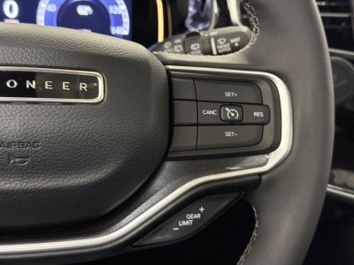 2023 Jeep Wagoneer Base
