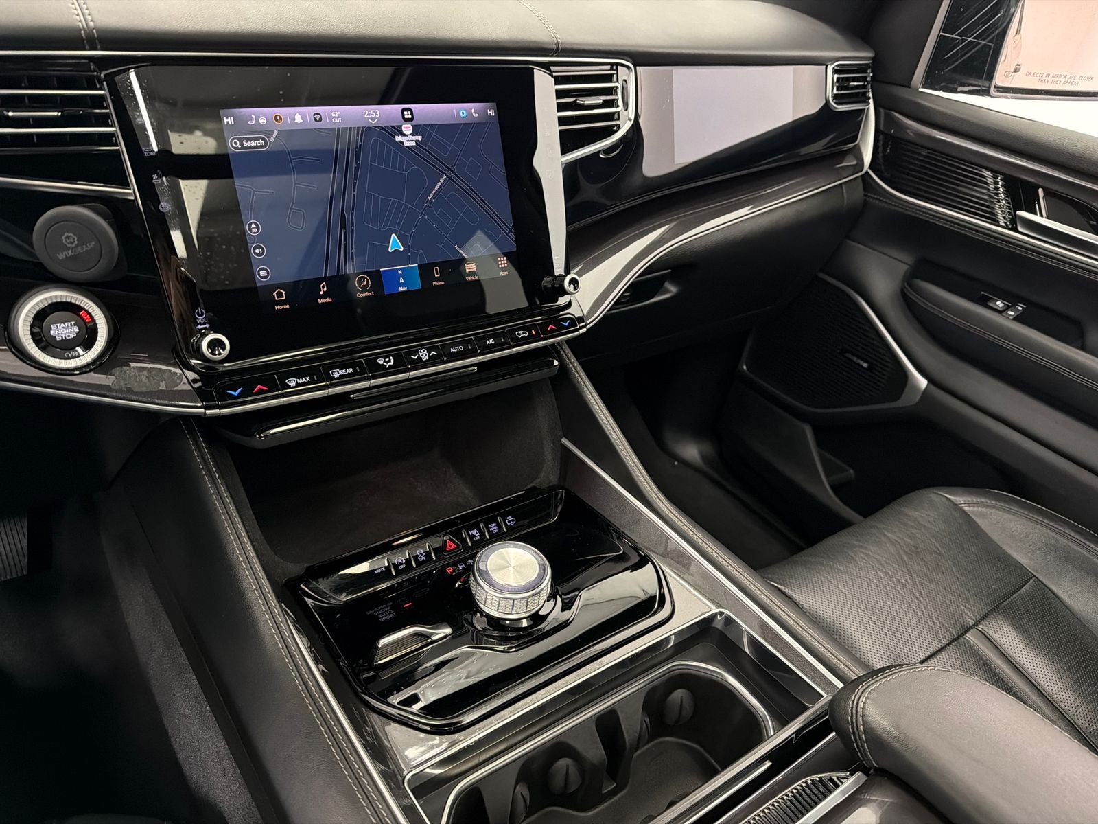 2023 Jeep Wagoneer Base