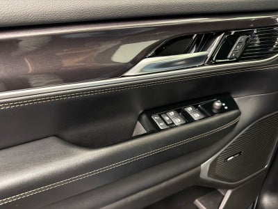 2023 Jeep Wagoneer Base