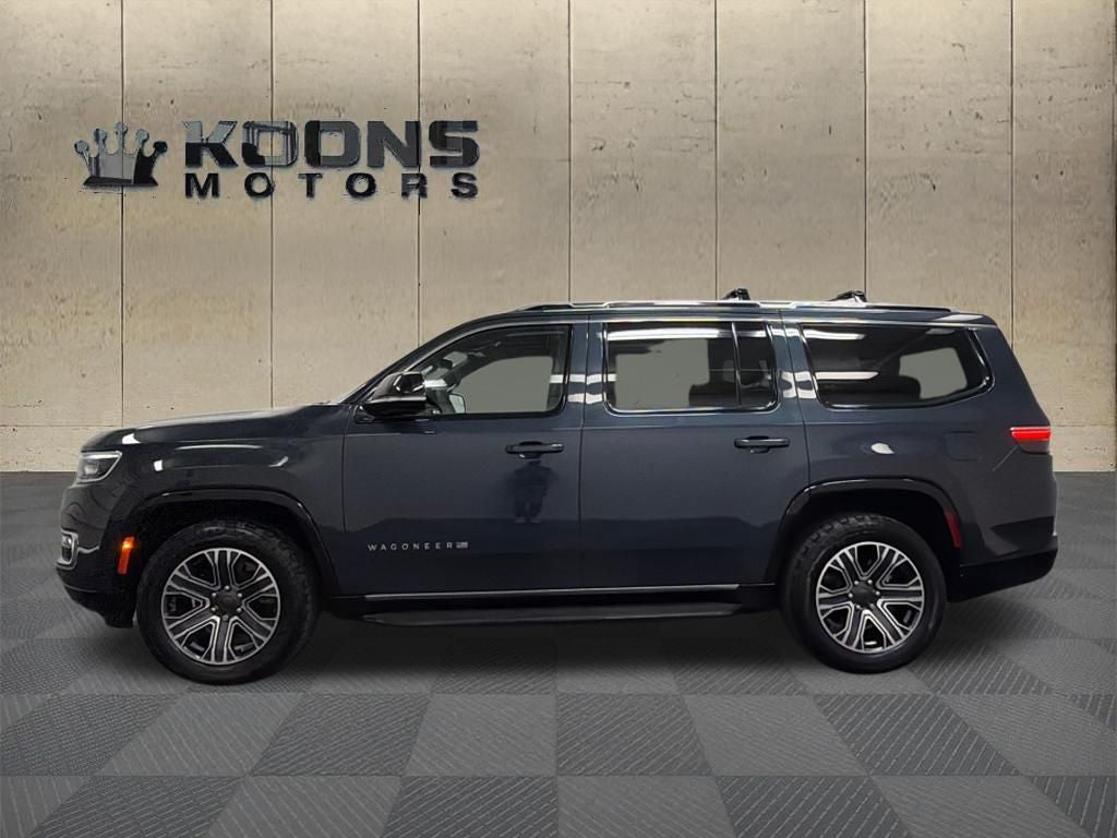 2023 Jeep Wagoneer Base