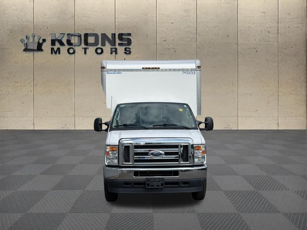 2023 Ford E-350SD Base Cutaway