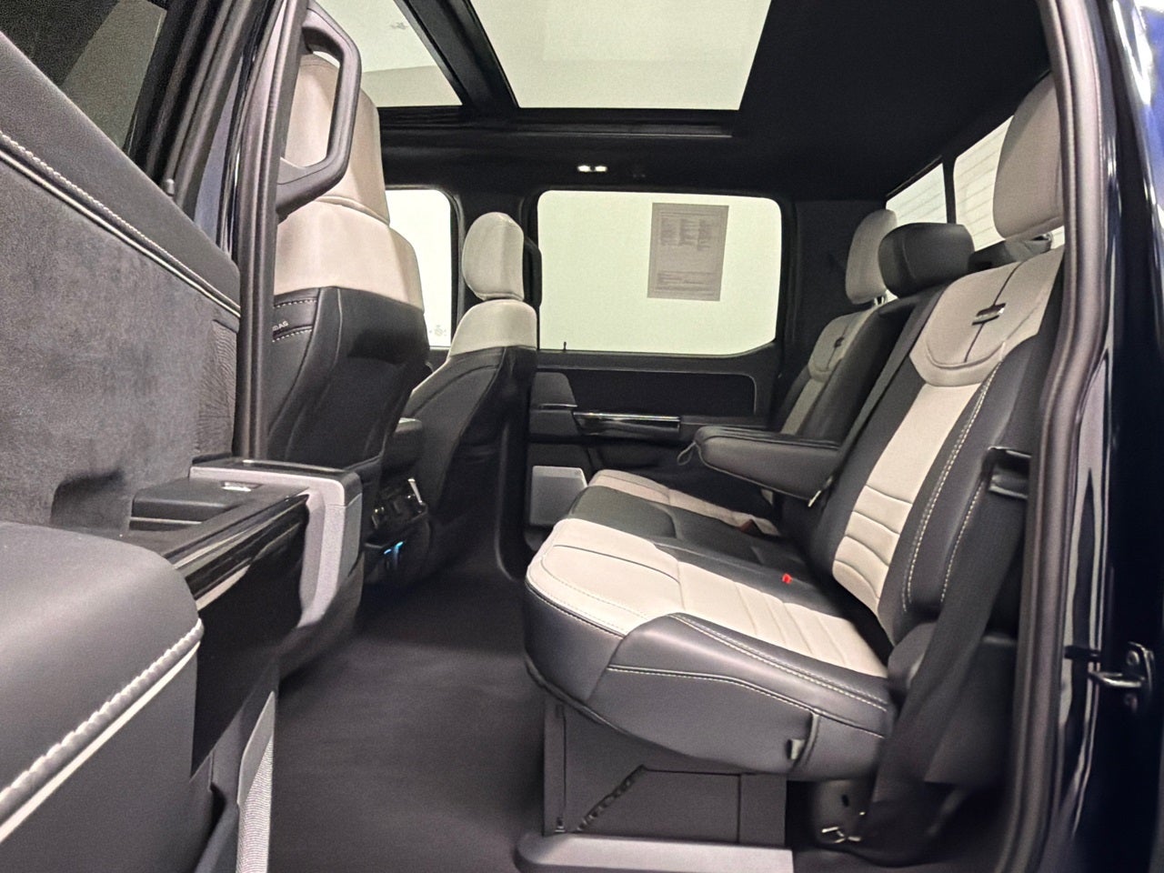 2023 Ford F-150 Lightning Platinum