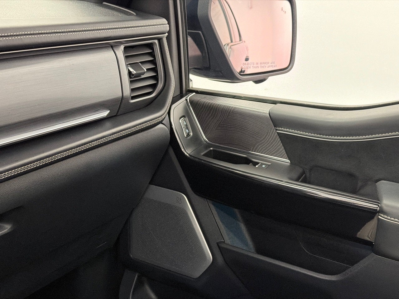 2023 Ford F-150 Lightning Platinum