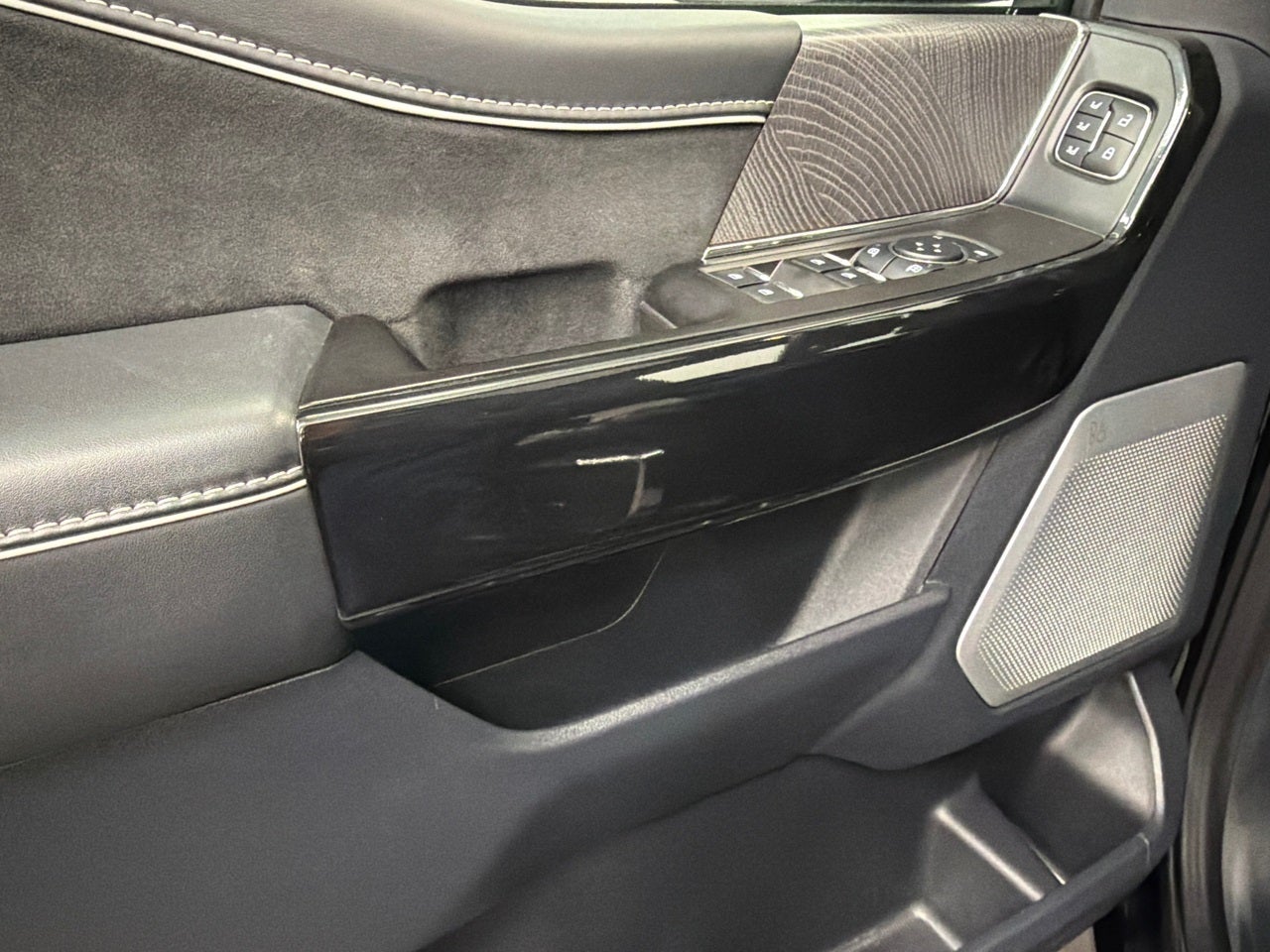 2023 Ford F-150 Lightning Platinum