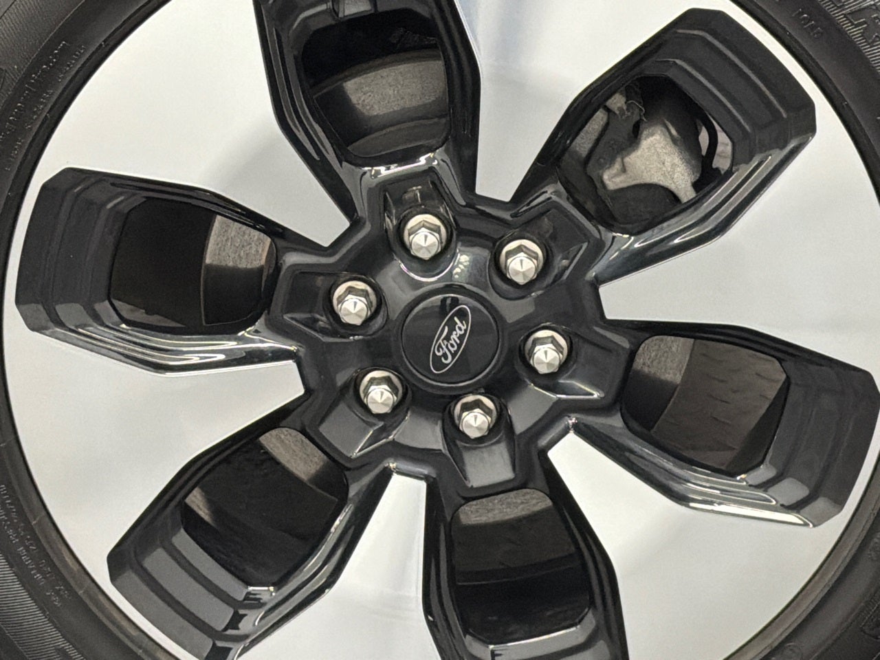 2023 Ford F-150 Lightning Platinum