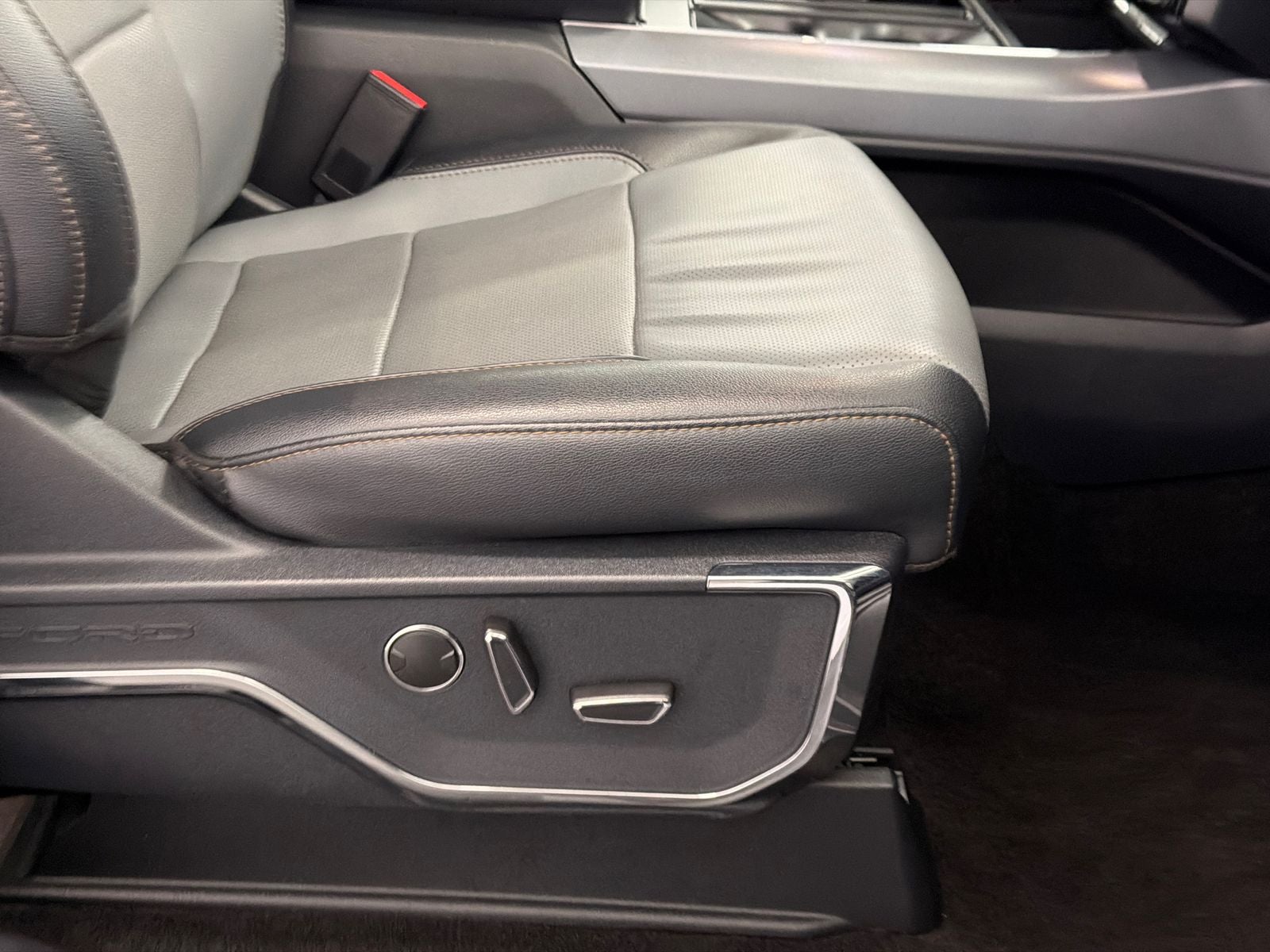 2023 Ford F-150 Lightning Lariat