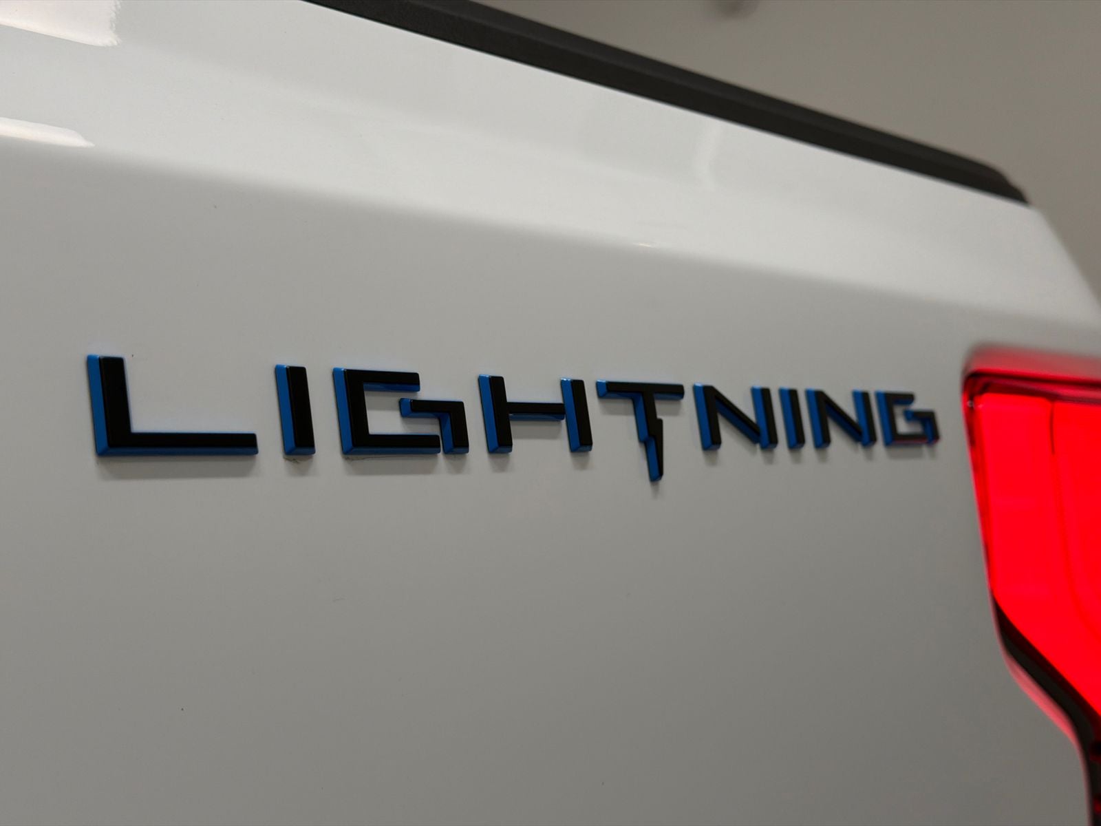2023 Ford F-150 Lightning Lariat