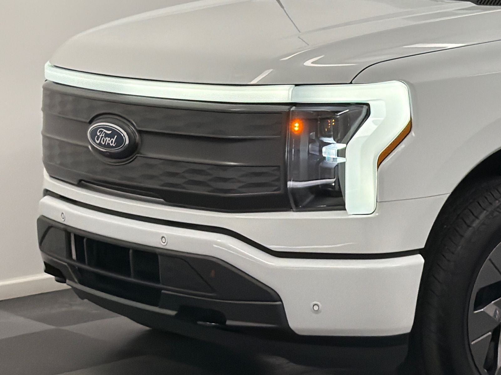 2023 Ford F-150 Lightning Lariat