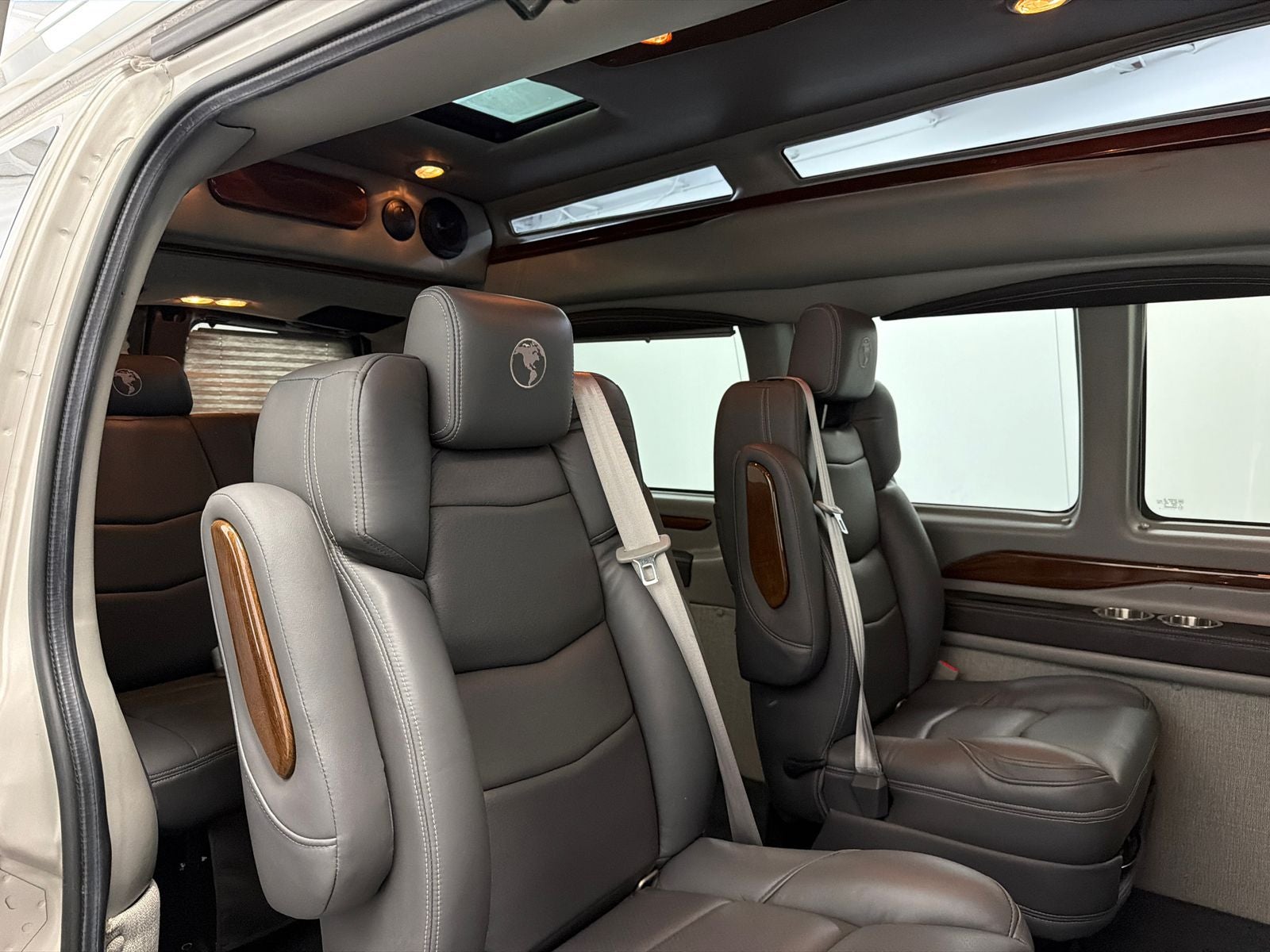 2021 Chevrolet Express 2500 LS Passenger