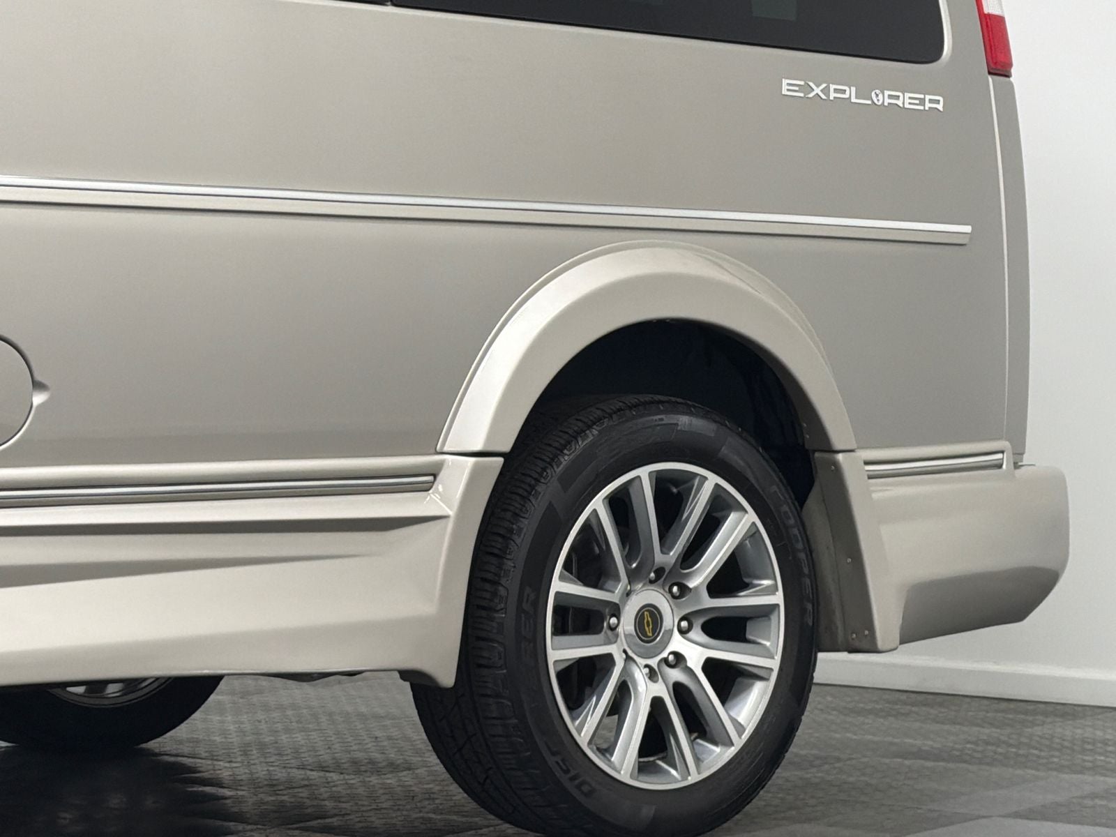 2021 Chevrolet Express 2500 LS Passenger