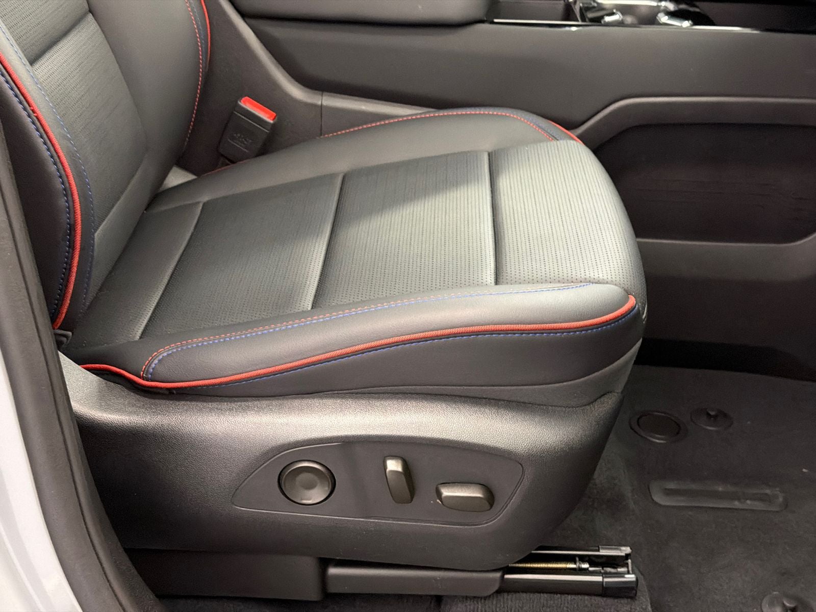 2025 Chevrolet Silverado EV RST