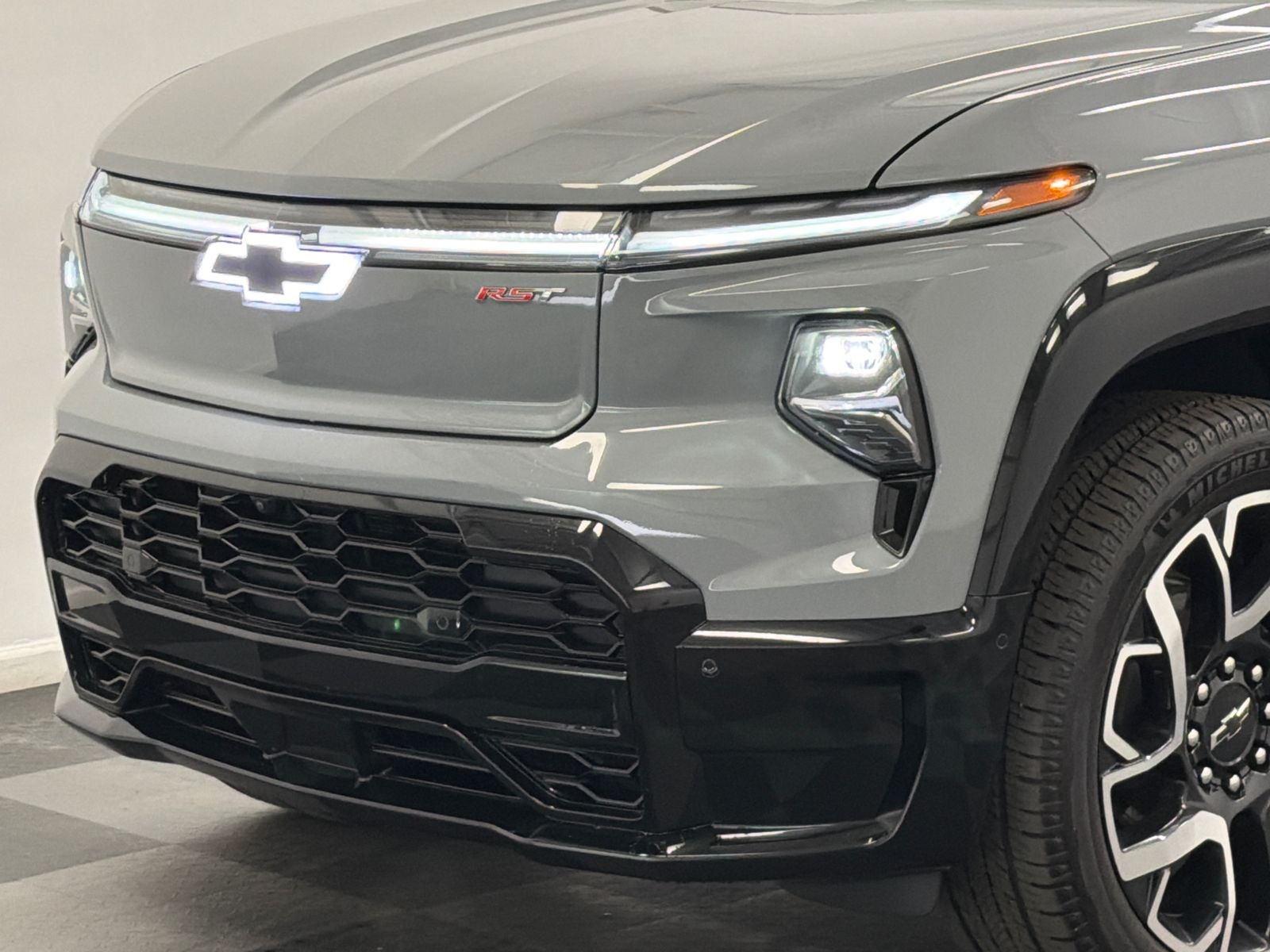 2025 Chevrolet Silverado EV RST