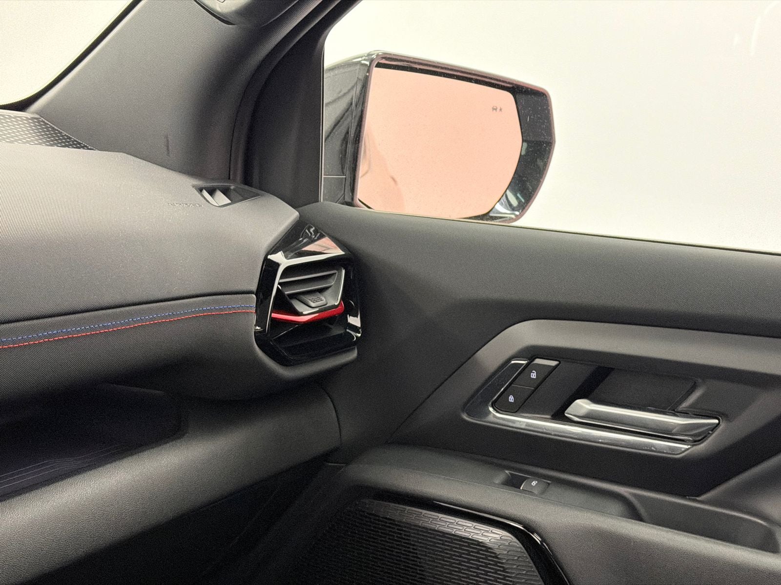 2025 Chevrolet Silverado EV RST