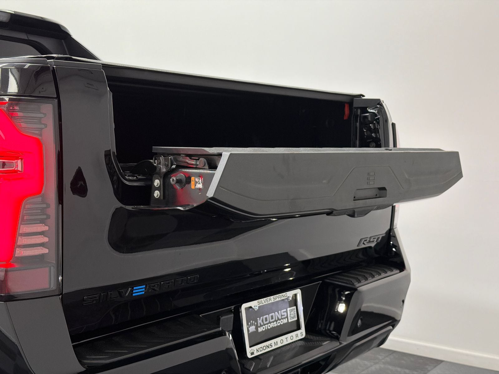 2024 Chevrolet Silverado EV RST