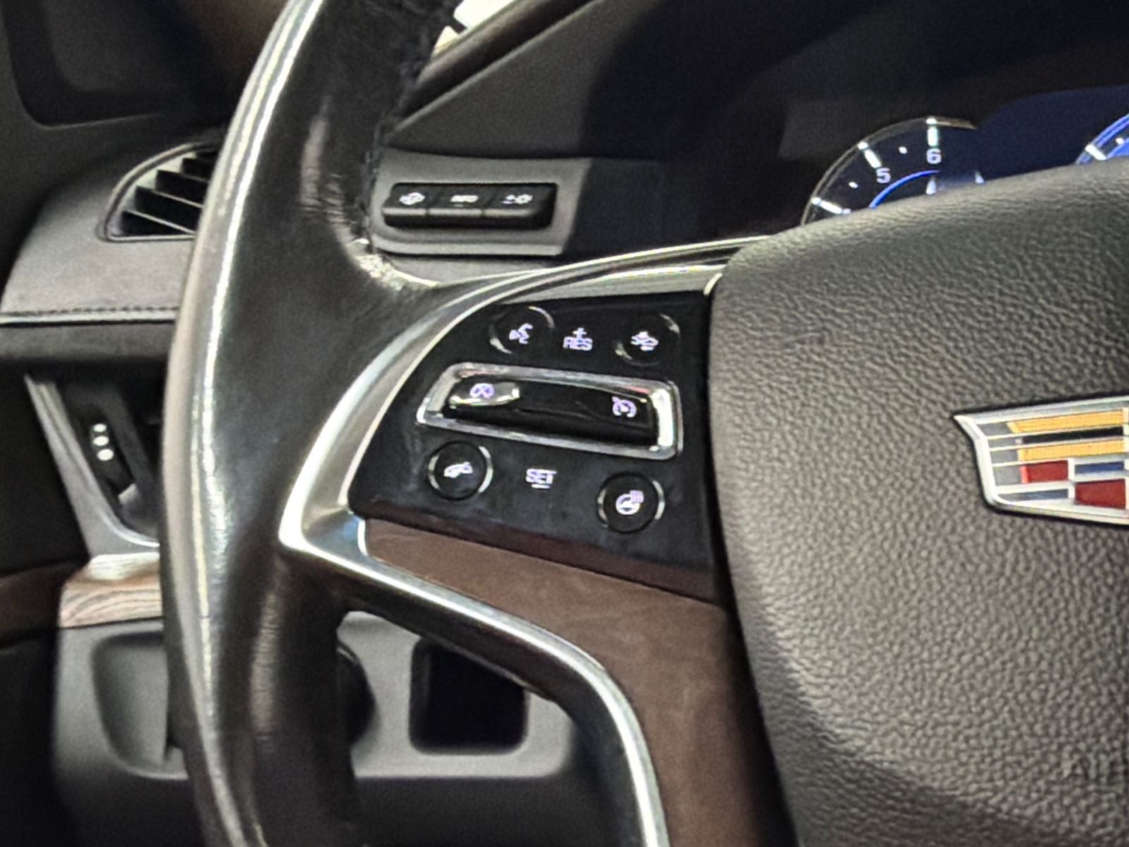 2018 Cadillac Escalade Luxury