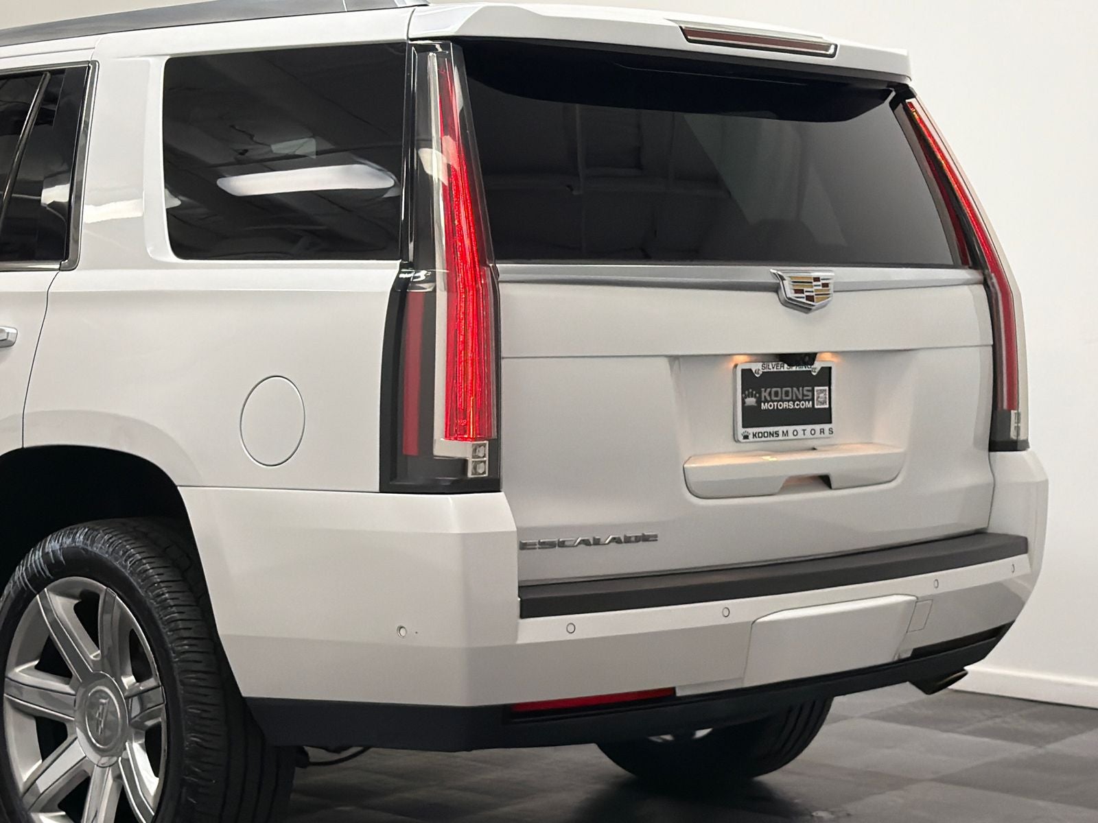 2018 Cadillac Escalade Luxury
