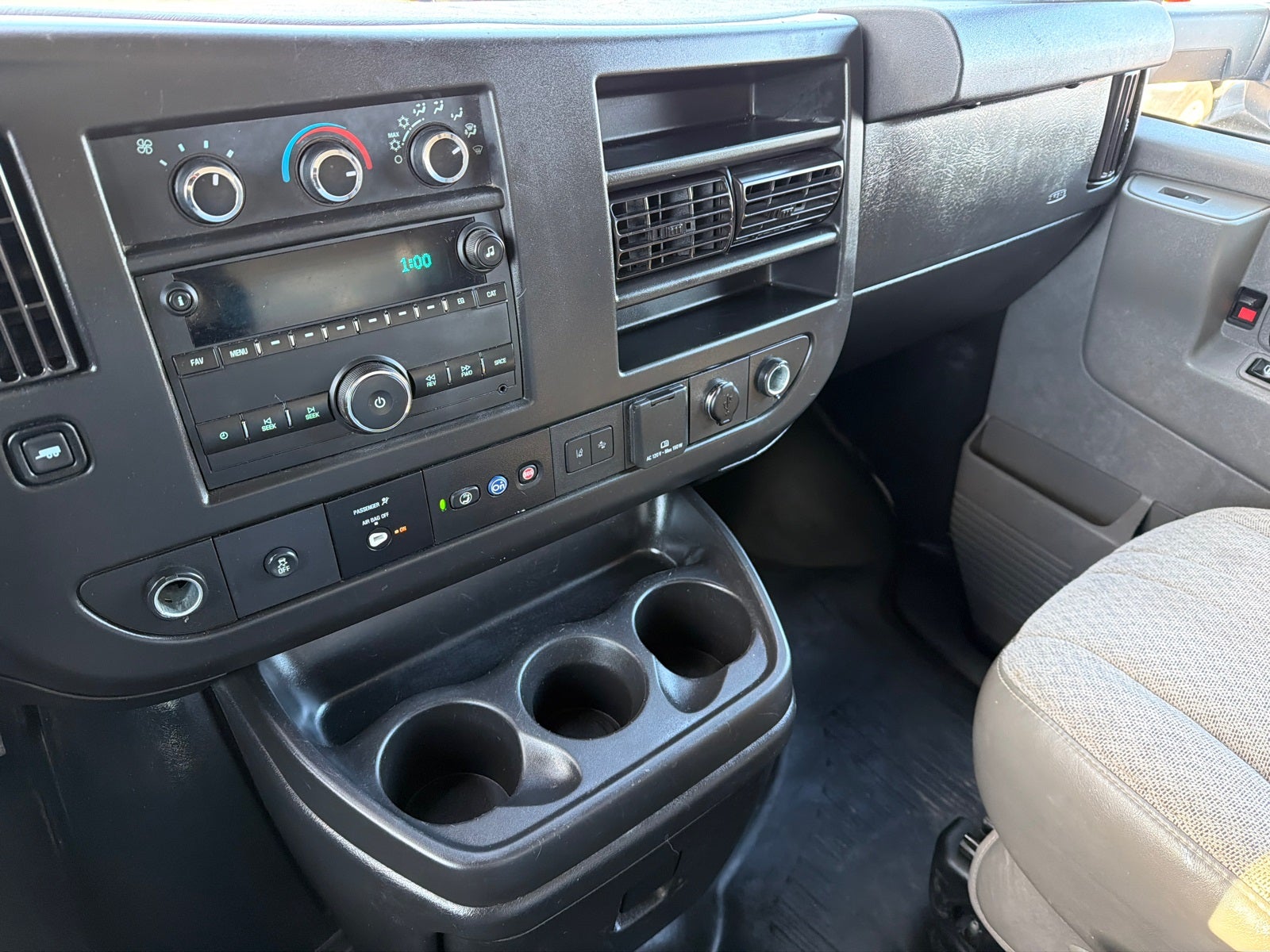 2021 Chevrolet Express 3500 Work Van Cutaway