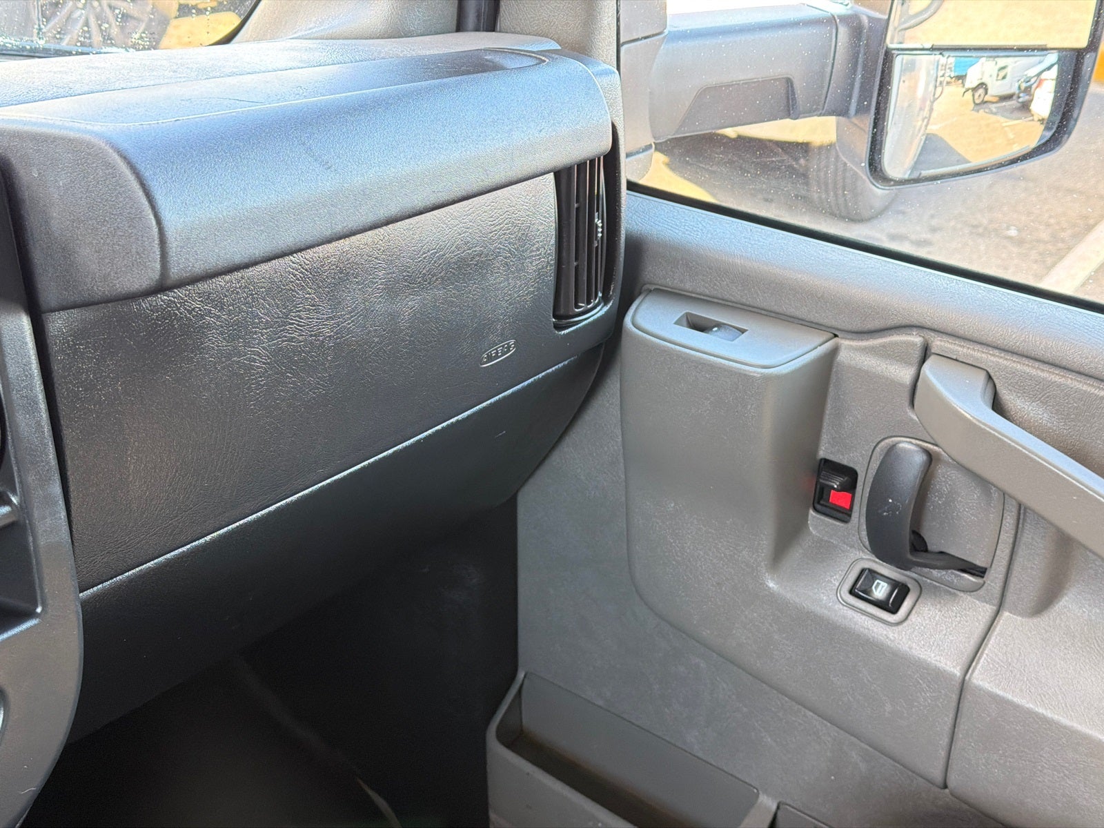 2021 Chevrolet Express 3500 Work Van Cutaway