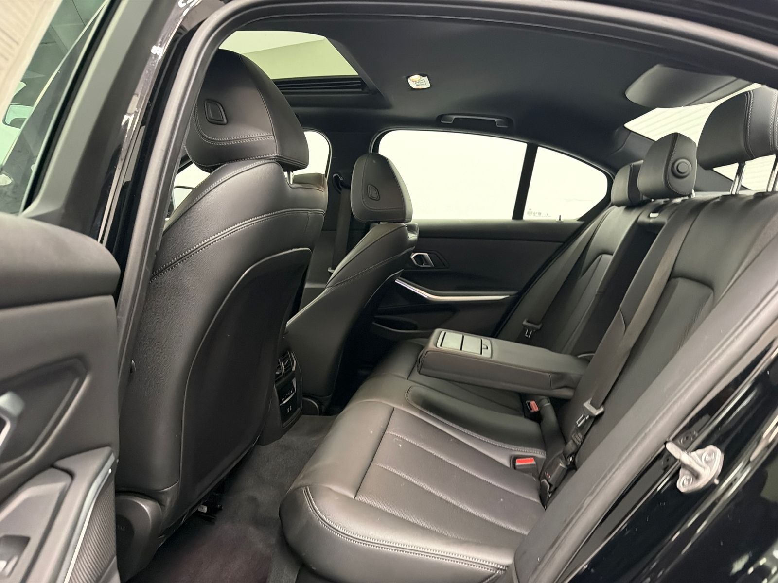 2025 BMW 3 Series 330i xDrive