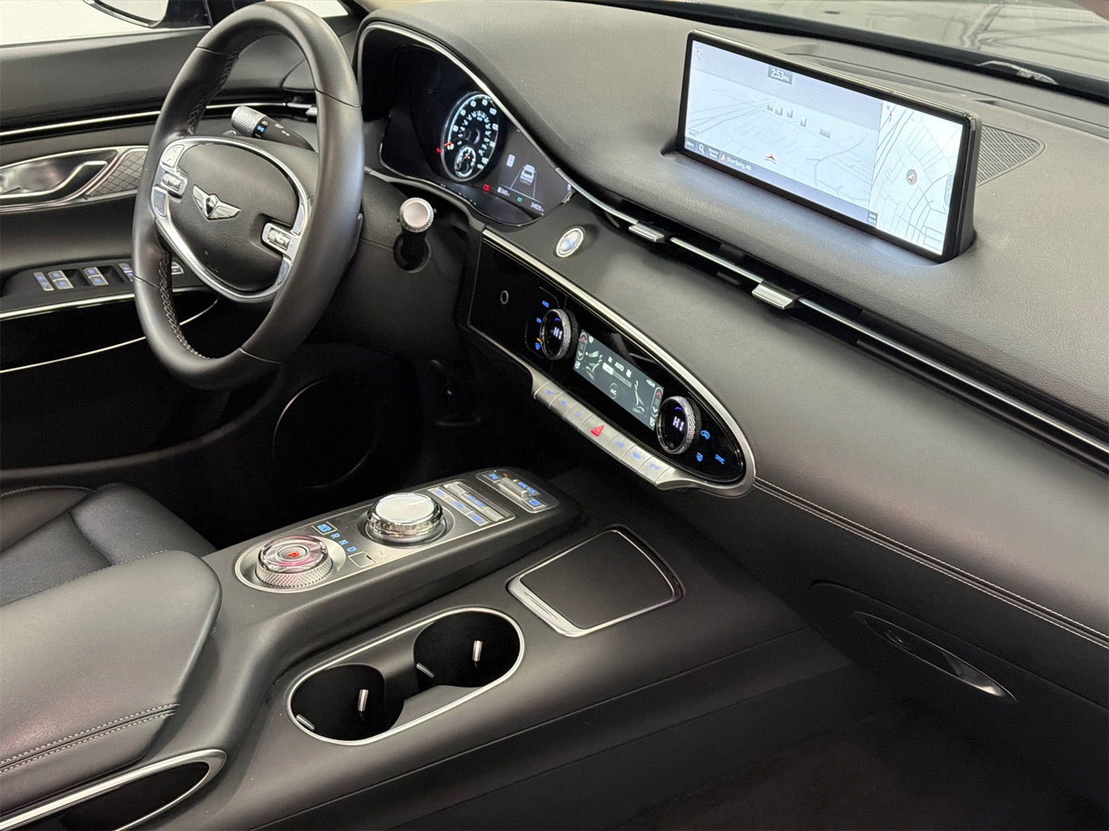 2025 Genesis GV70 2.5T