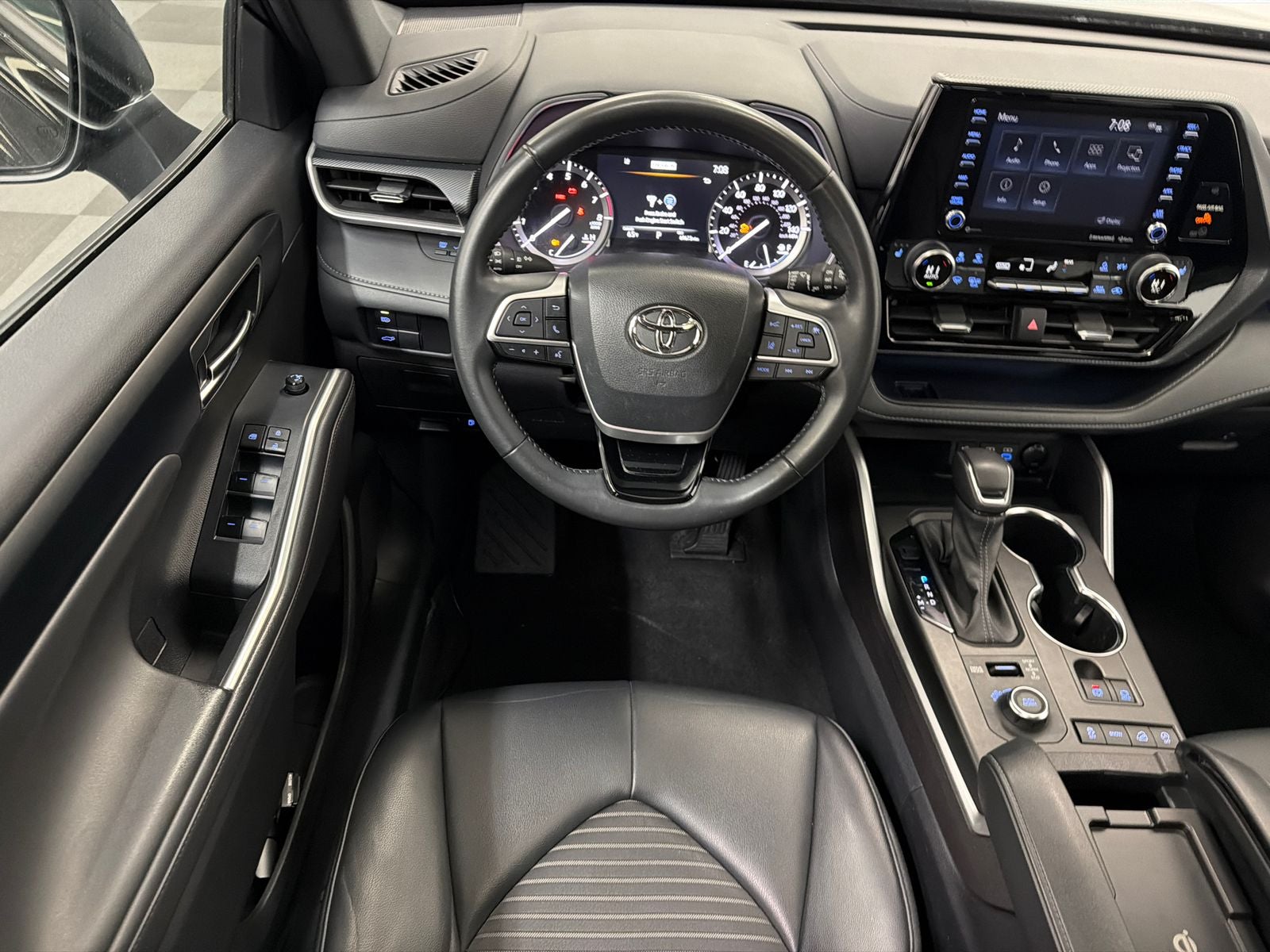 2022 Toyota Highlander XSE
