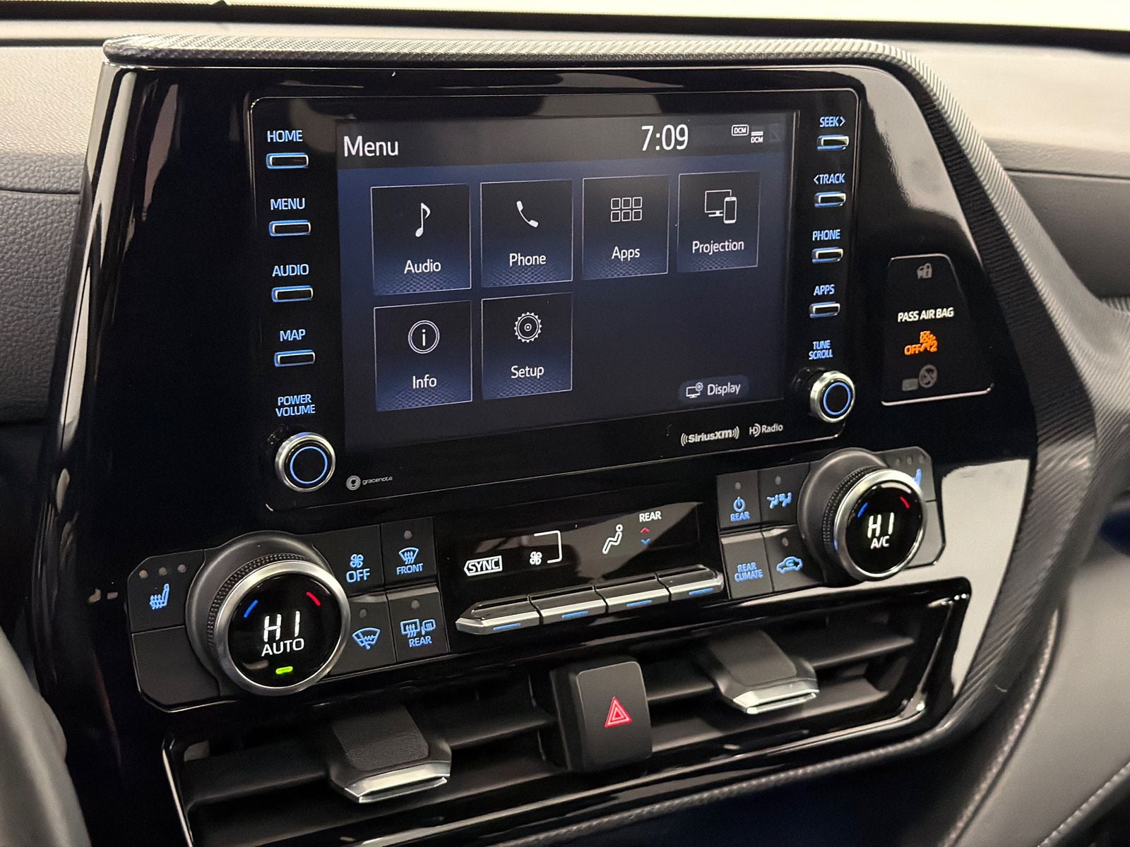 2022 Toyota Highlander XSE