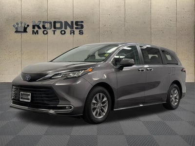 2023 Toyota Sienna XLE 8 Passenger