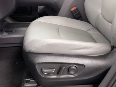 2023 Toyota Sienna XLE 8 Passenger