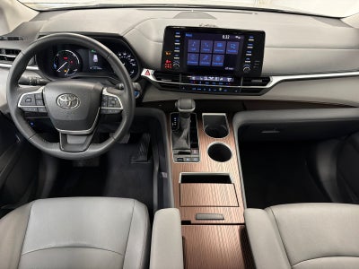 2023 Toyota Sienna XLE 8 Passenger