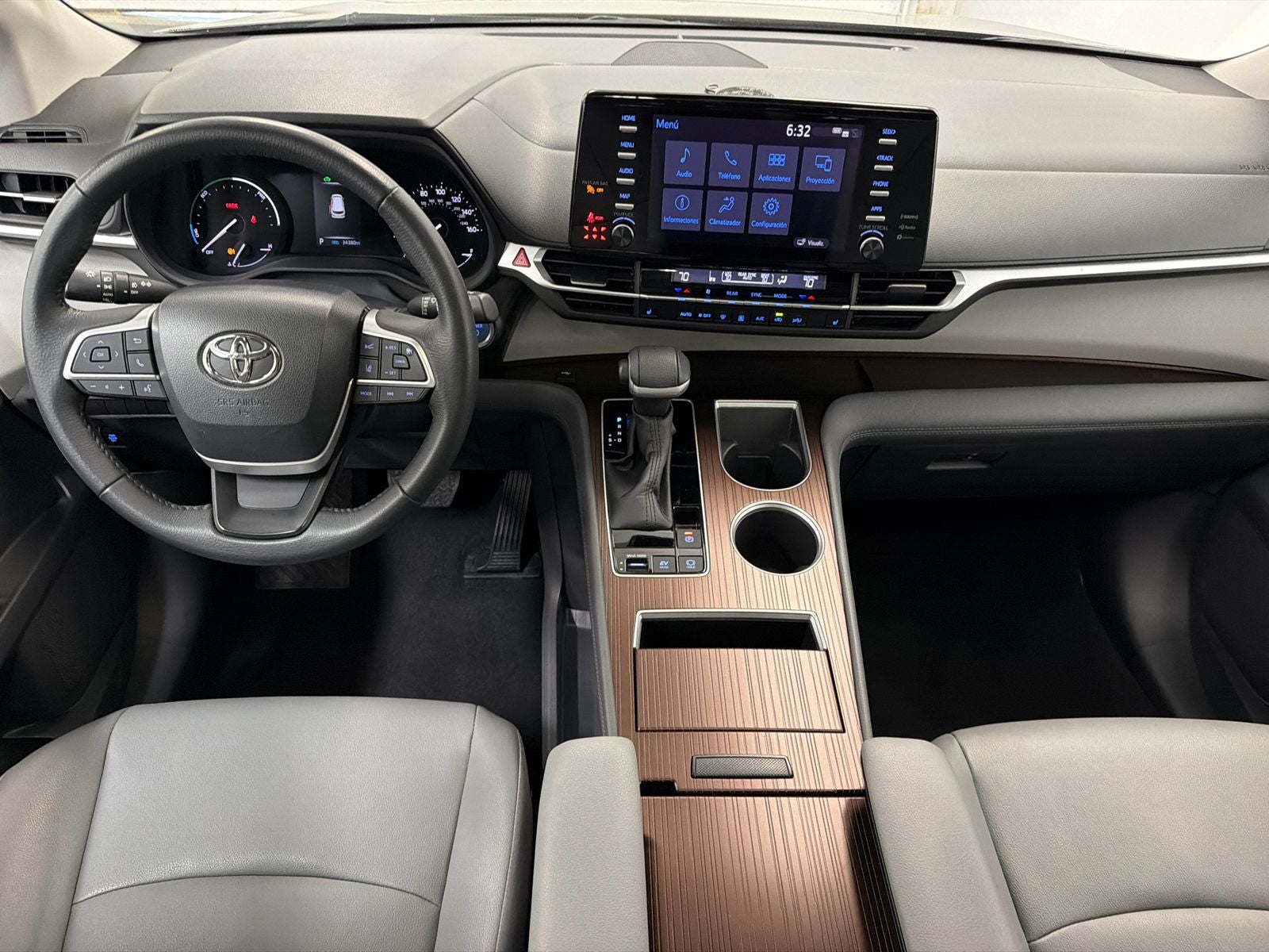 2023 Toyota Sienna XLE 8 Passenger