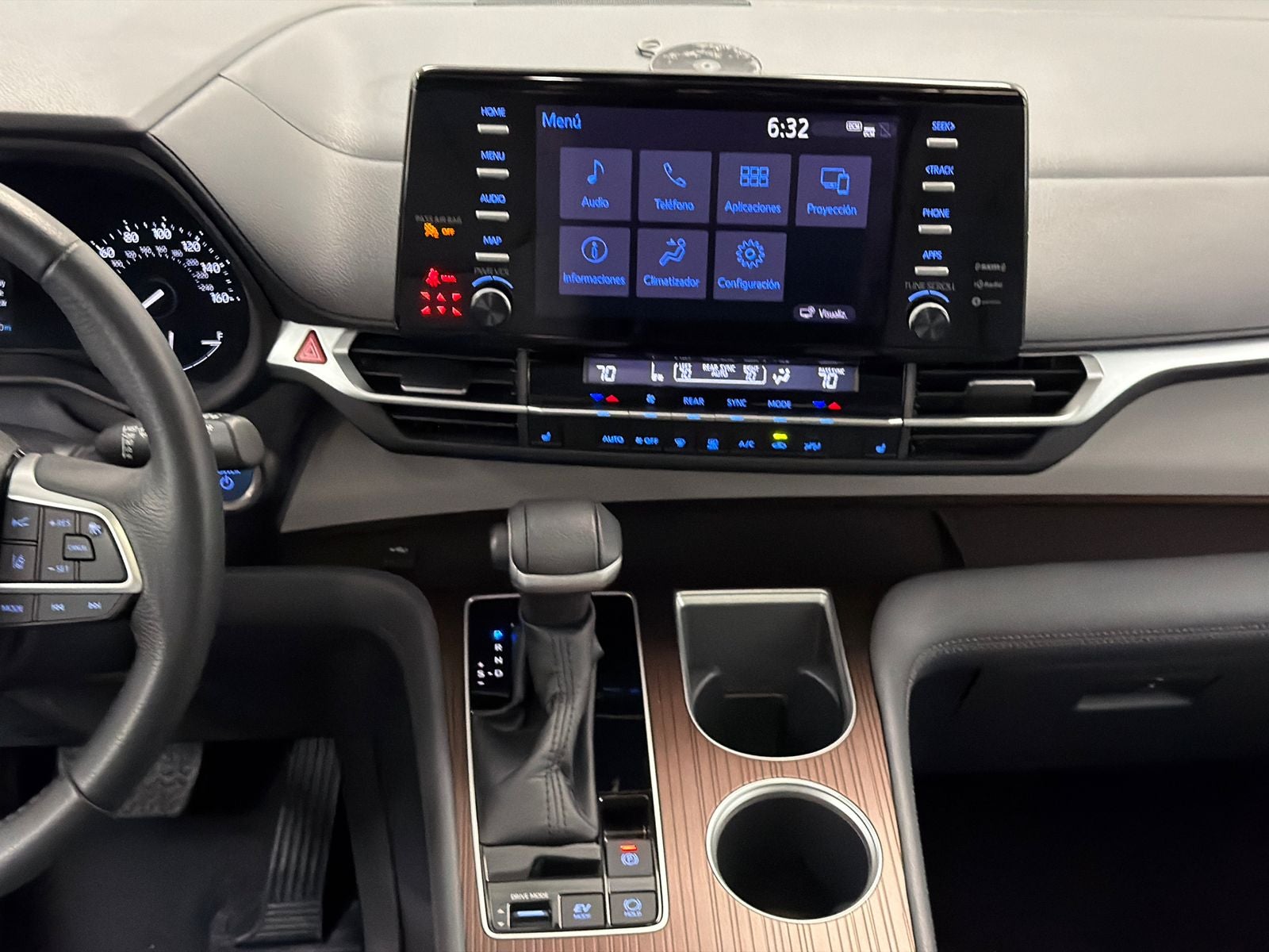 2023 Toyota Sienna XLE 8 Passenger