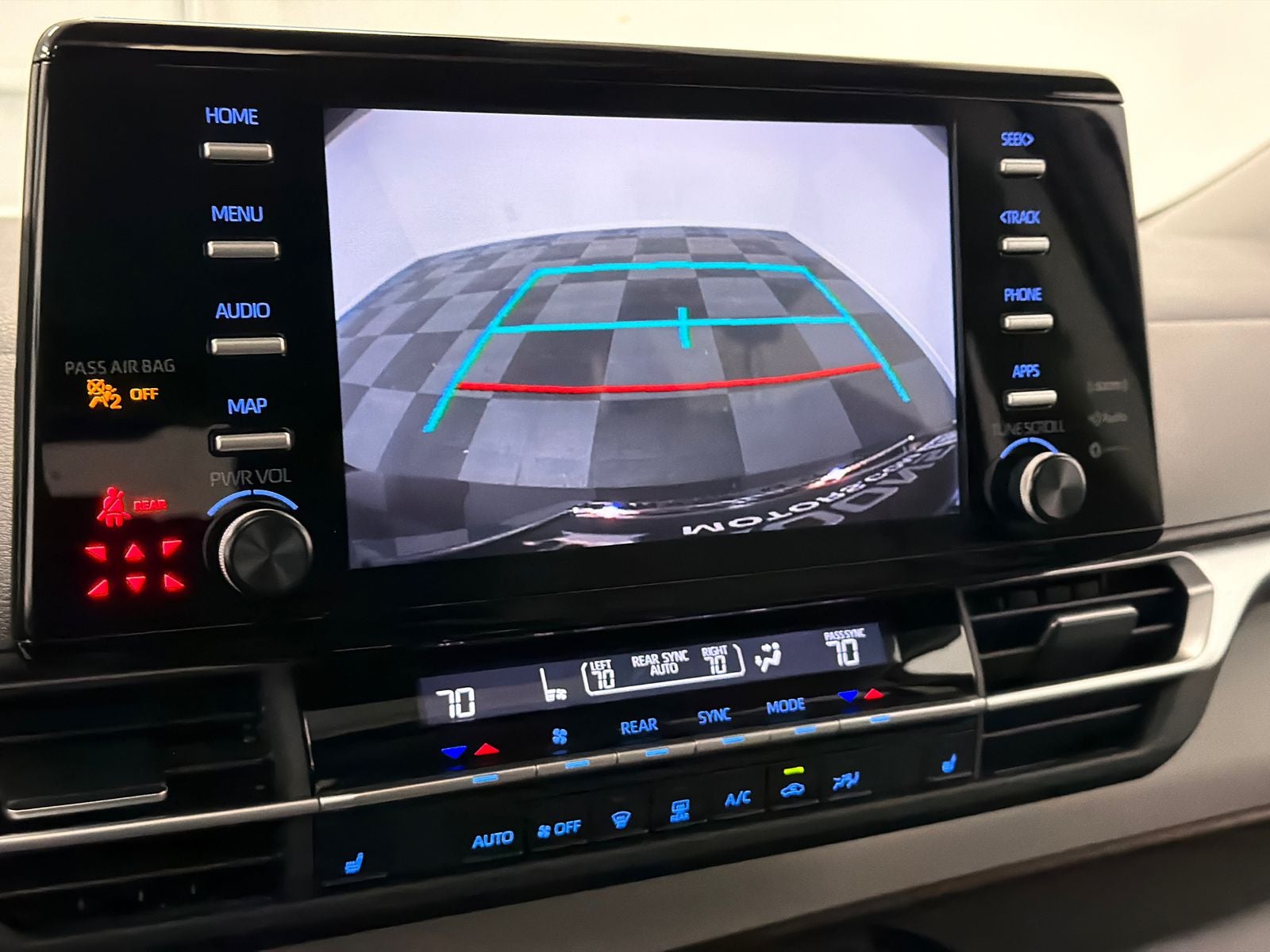 2023 Toyota Sienna XLE 8 Passenger