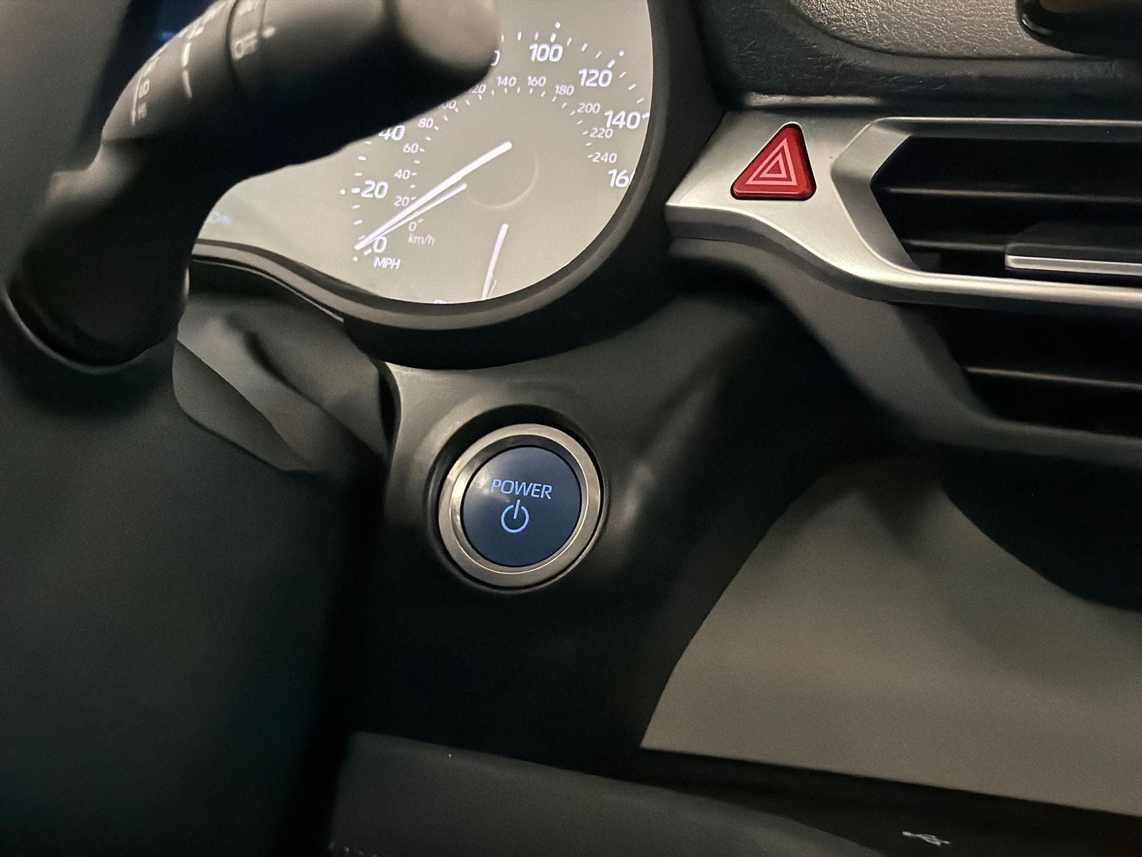 2023 Toyota Sienna XLE 8 Passenger