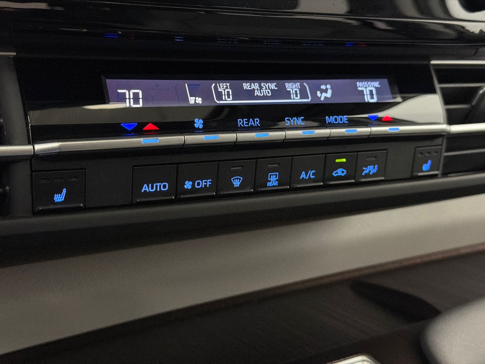 2023 Toyota Sienna XLE 8 Passenger