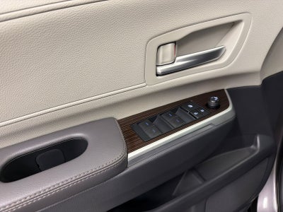 2023 Toyota Sienna XLE 8 Passenger