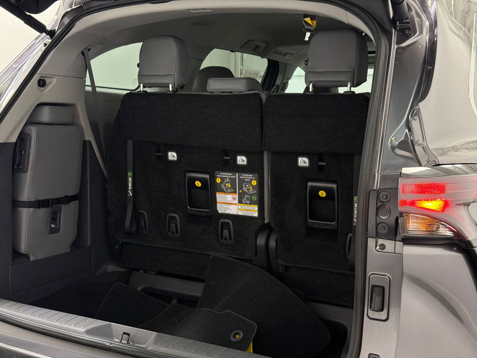 2023 Toyota Sienna XLE 8 Passenger