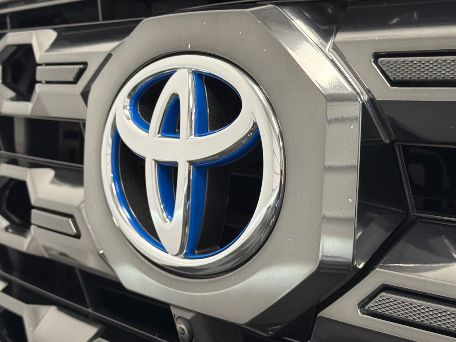 2023 Toyota Tundra Hybrid Platinum