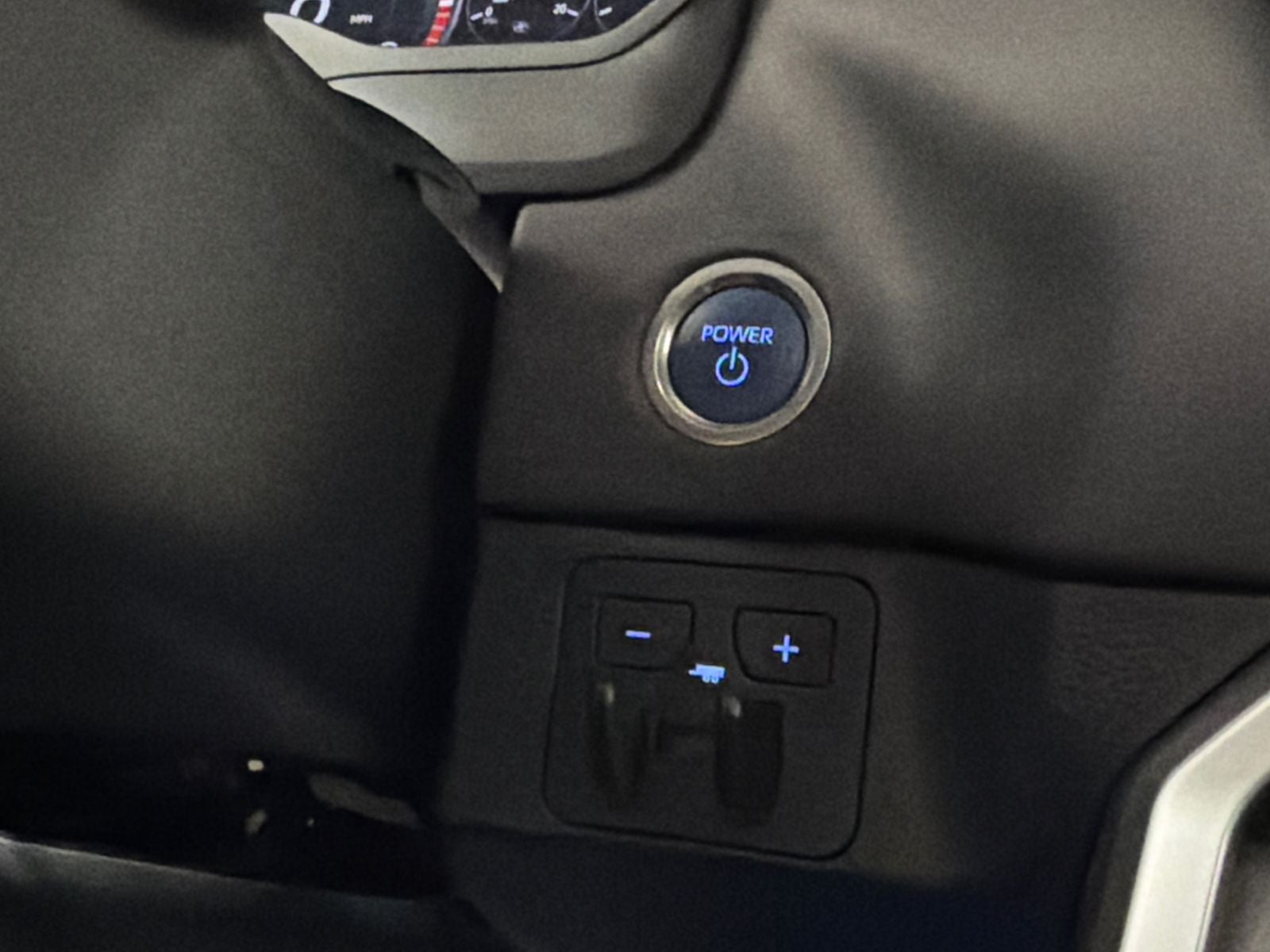2023 Toyota Tundra Hybrid Platinum