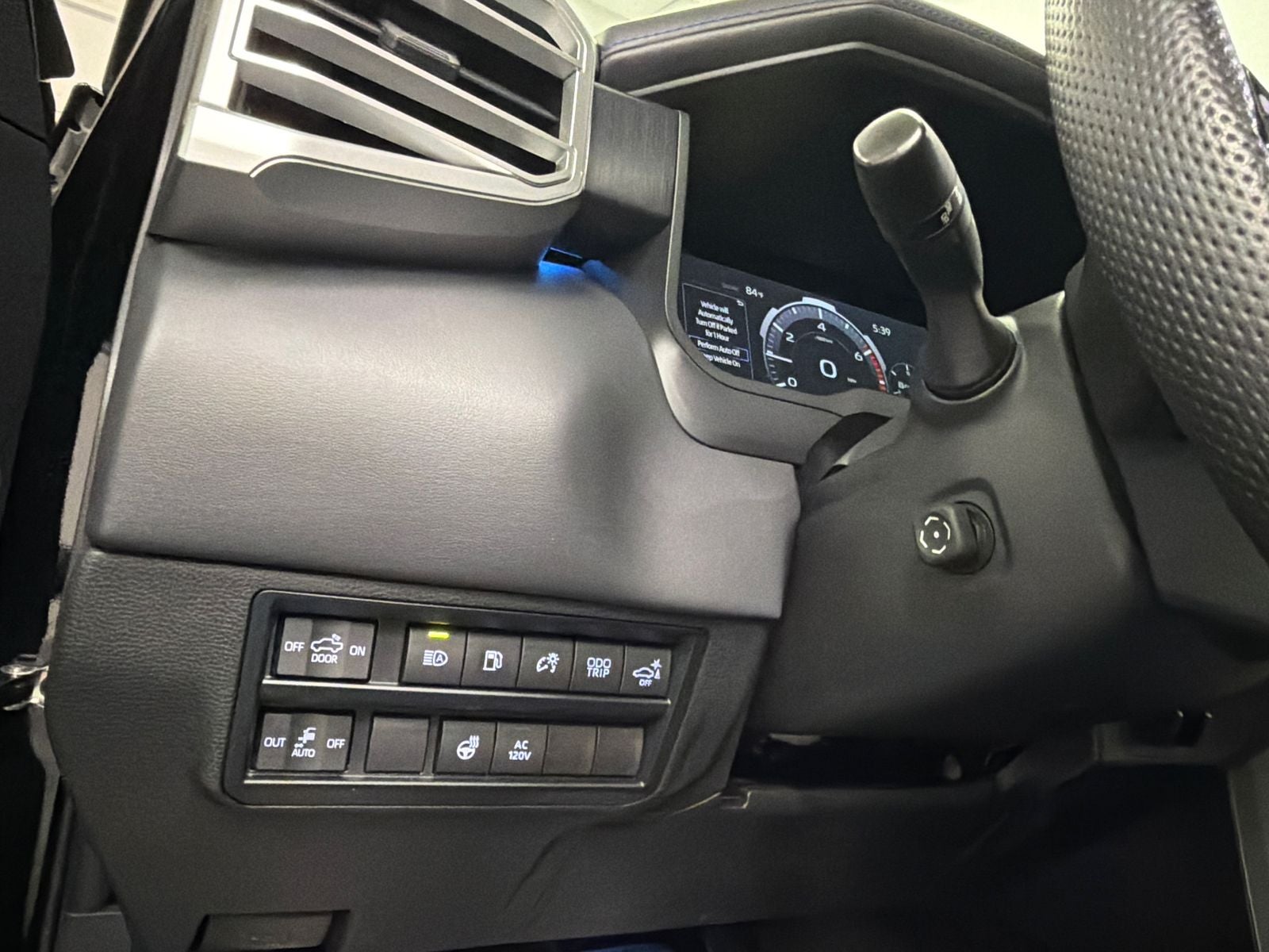 2023 Toyota Tundra Hybrid Platinum