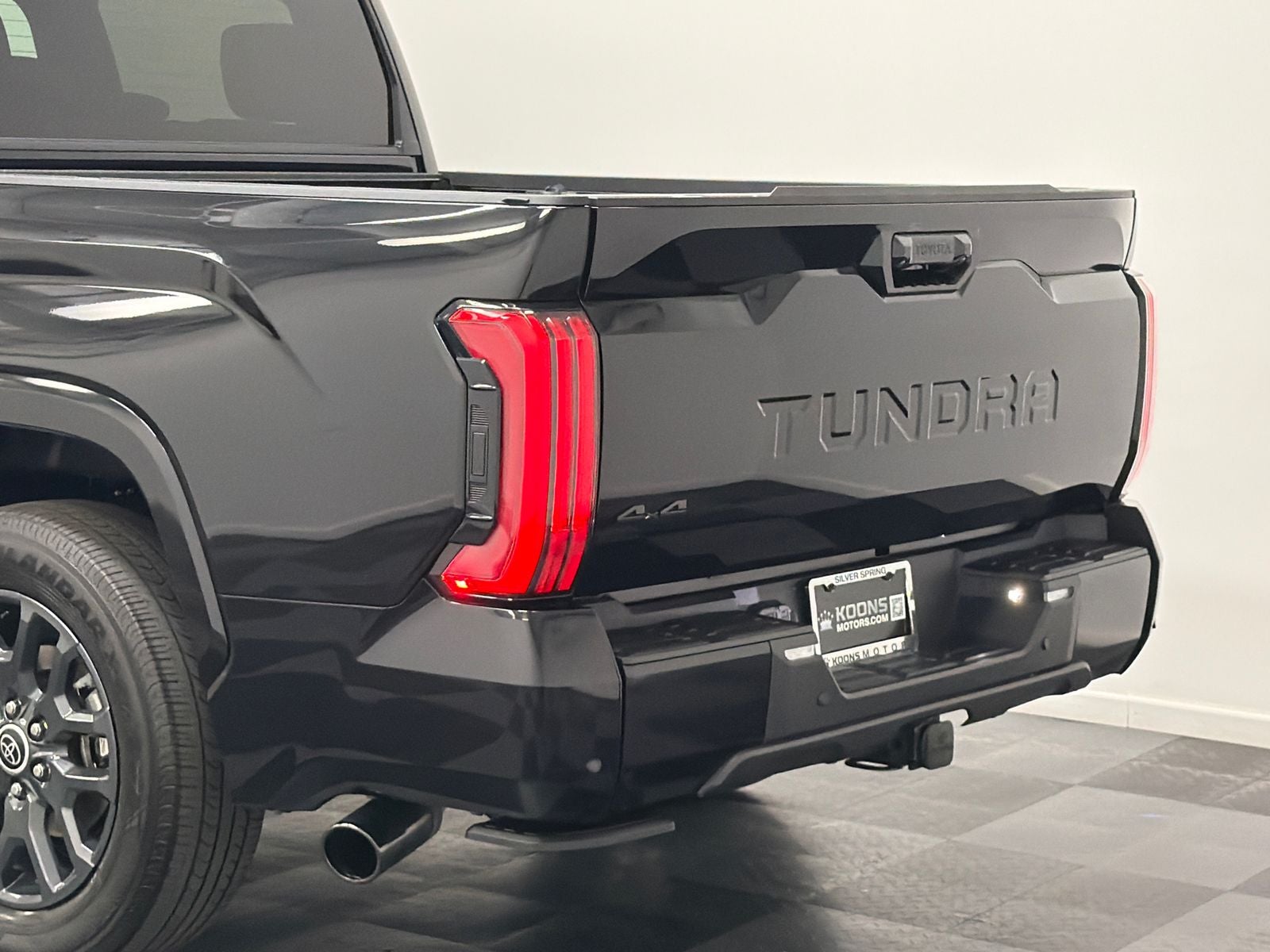 2023 Toyota Tundra Hybrid Platinum