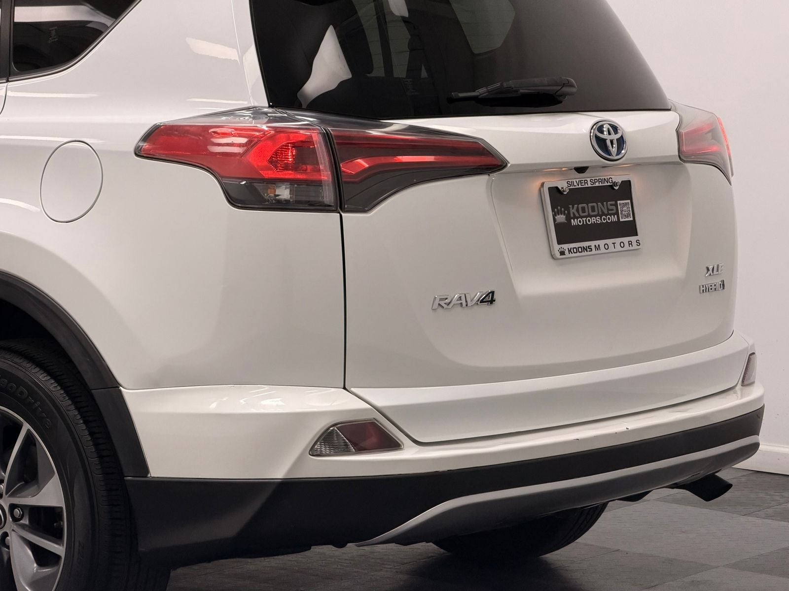 2018 Toyota RAV4 Hybrid XLE