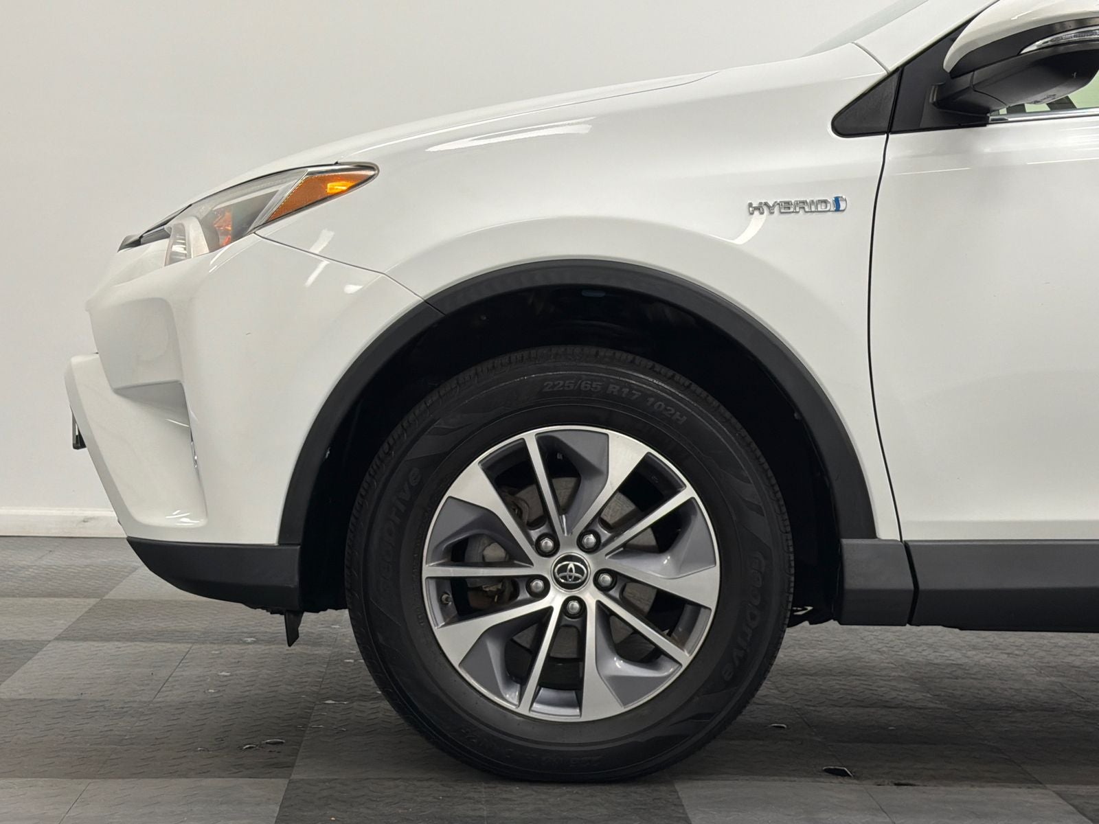 2018 Toyota RAV4 Hybrid XLE