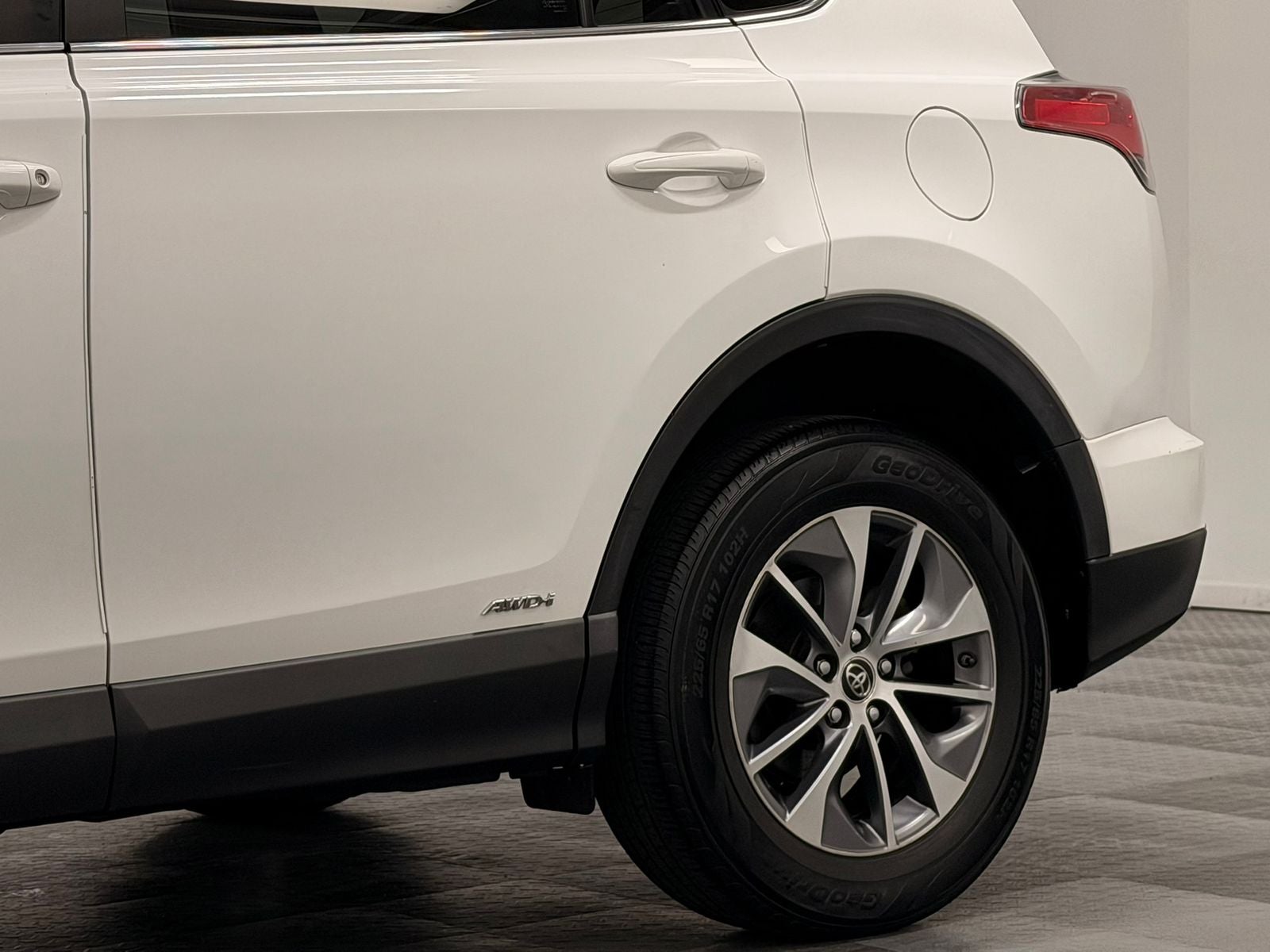 2018 Toyota RAV4 Hybrid XLE
