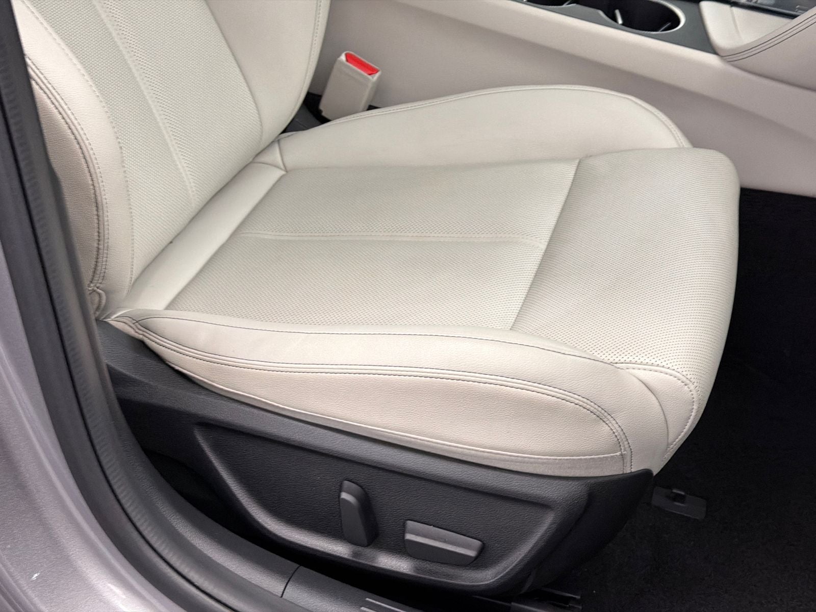 2024 Genesis G70 2.5T