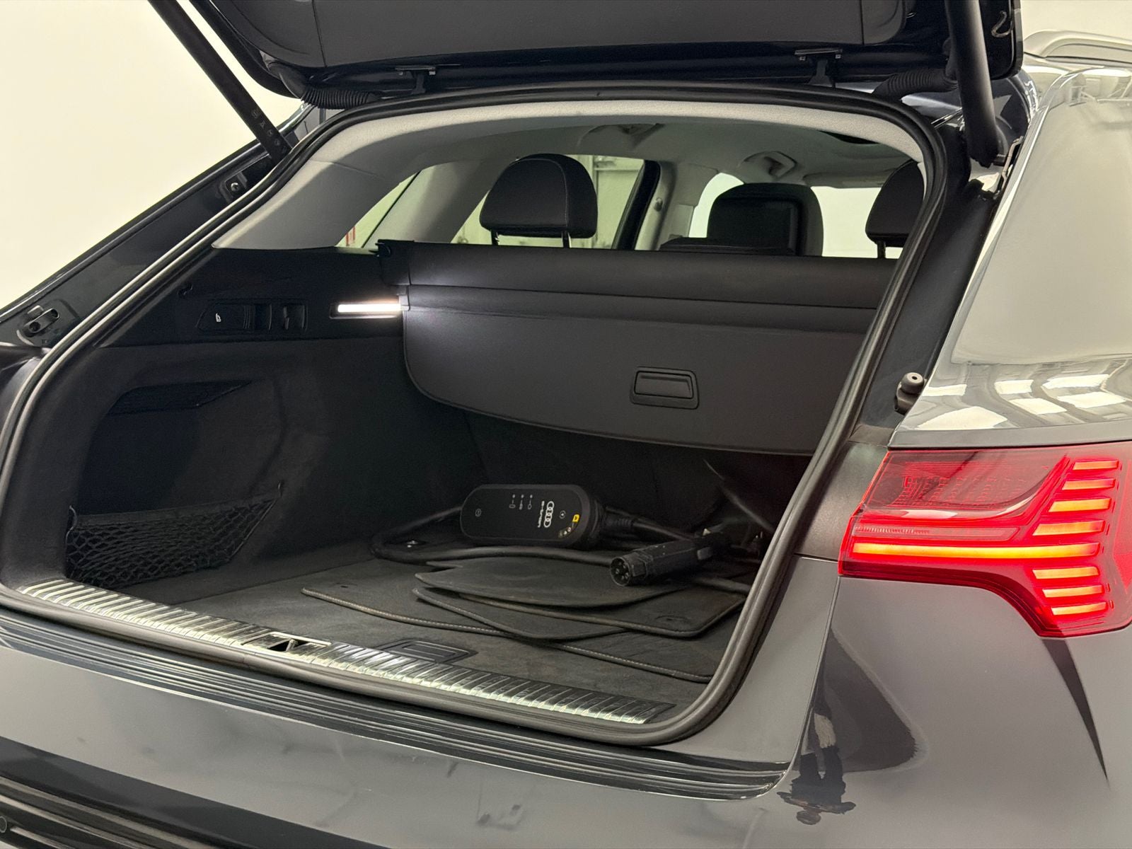 2021 Audi e-tron Premium quattro
