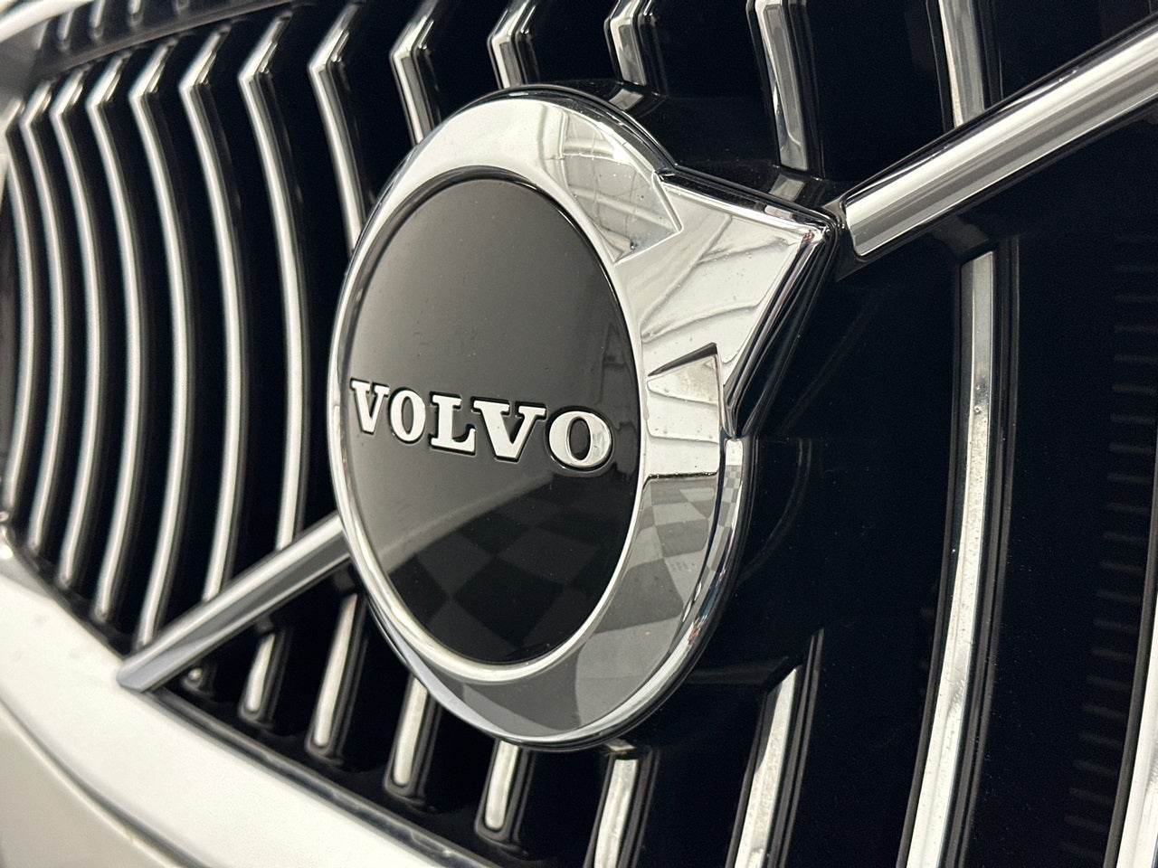 2020 Volvo XC90 T6 Momentum