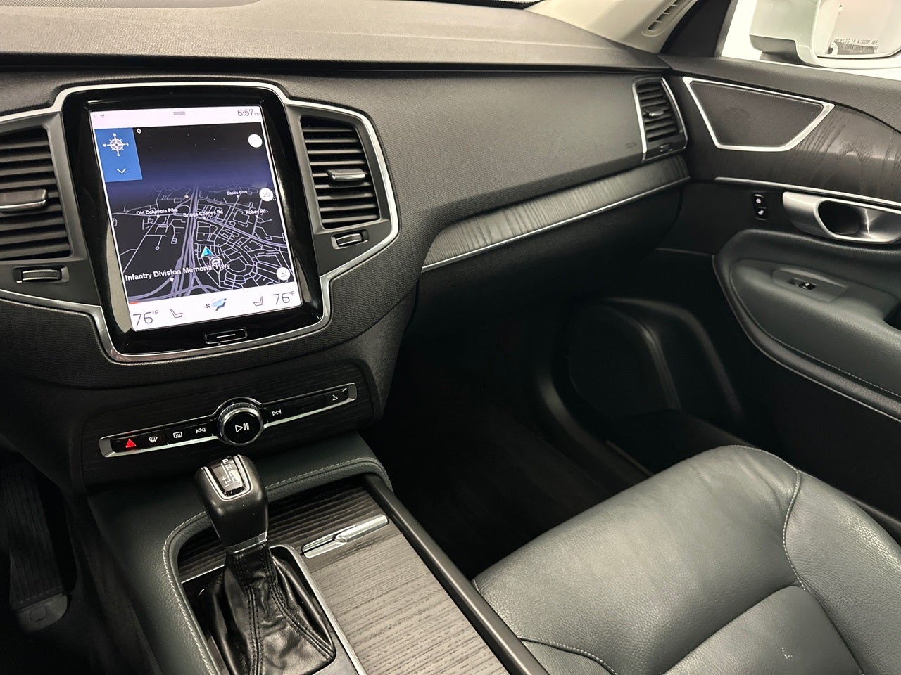 2020 Volvo XC90 T6 Momentum