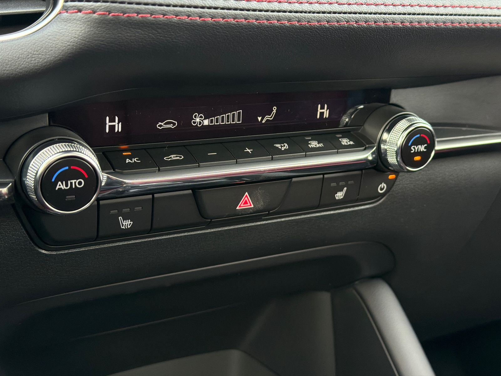 2026 Mazda Mazda3 Sedan 2.5 S Carbon Edition AWD